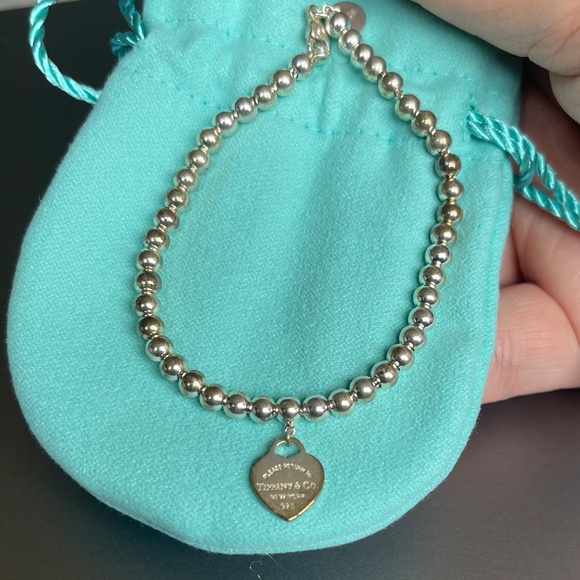 ♥️ Tiffany & Co: Authentic Red Heart Tag Bead Bracelet ♥️ - Picture 6 of 10